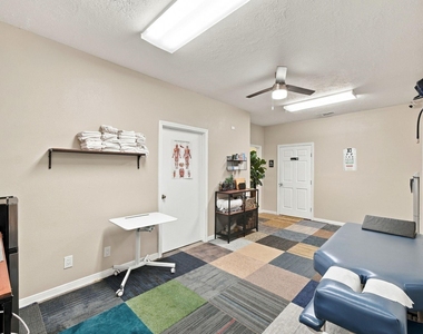 1224 Holland Avenue - Photo Thumbnail 20