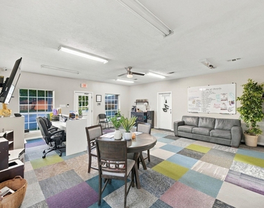 1224 Holland Avenue - Photo Thumbnail 10