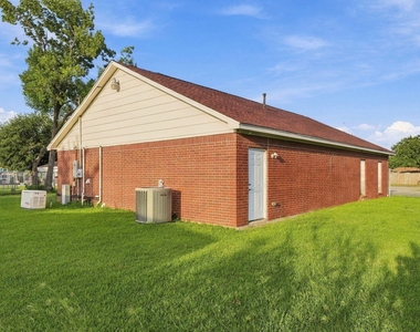 1224 Holland Avenue - Photo Thumbnail 43
