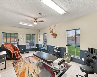 1224 Holland Avenue - Photo Thumbnail 19