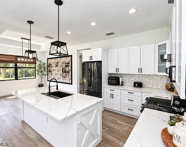 2612 14th Avenue Ne - Photo Thumbnail 9