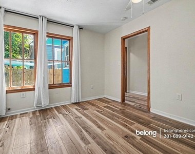 2907 Avenue M 1/2 - Photo Thumbnail 8