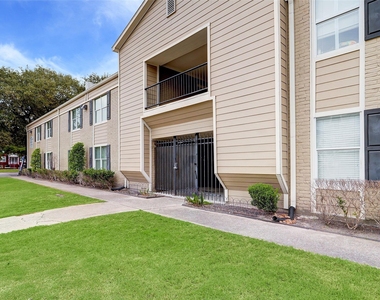835 Heights Boulevard - Photo Thumbnail 6