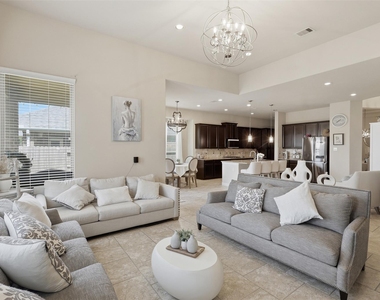 2522 Kinsgate Forest Drive - Photo Thumbnail 7