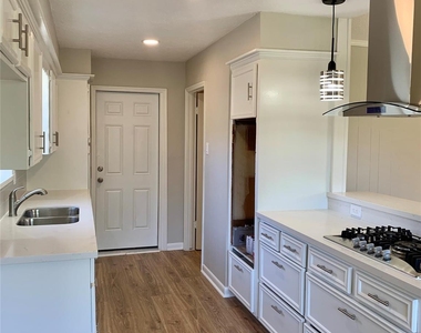 13826 Maisemore Road - Photo Thumbnail 7