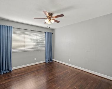 7906 Cedel Drive - Photo Thumbnail 17