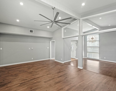 7906 Cedel Drive - Photo Thumbnail 5