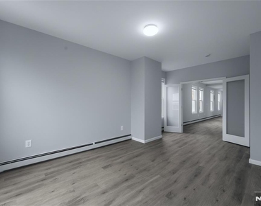 21 Franklin - Photo Thumbnail 3