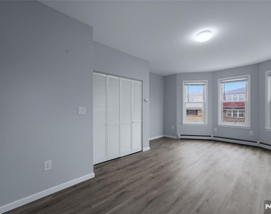 21 Franklin - Photo Thumbnail 9