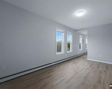 21 Franklin - Photo Thumbnail 1