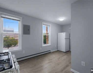 21 Franklin - Photo Thumbnail 7