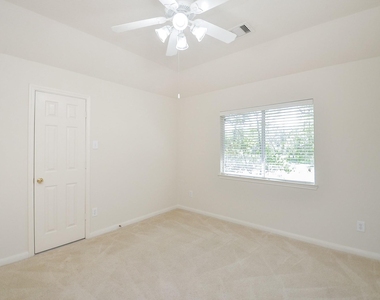 4746 Autumn Orchard Lane - Photo Thumbnail 32