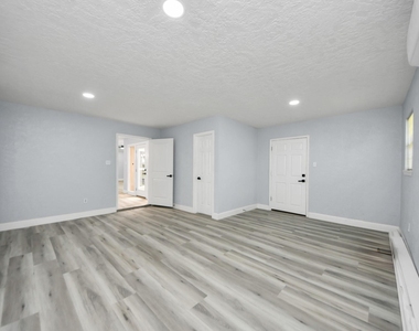 9406 Vickijohn Drive - Photo Thumbnail 37