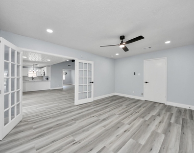 9406 Vickijohn Drive - Photo Thumbnail 42