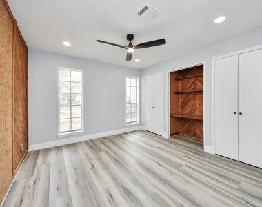 9406 Vickijohn Drive - Photo Thumbnail 25