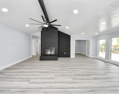 9406 Vickijohn Drive - Photo Thumbnail 17