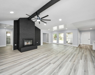9406 Vickijohn Drive - Photo Thumbnail 3