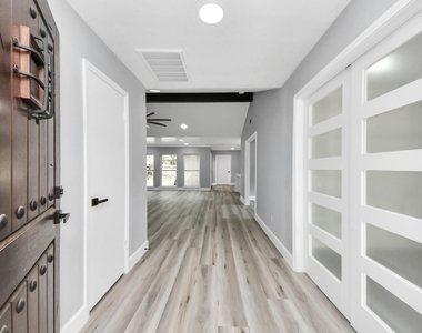9406 Vickijohn Drive - Photo Thumbnail 13