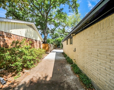 9406 Vickijohn Drive - Photo Thumbnail 9