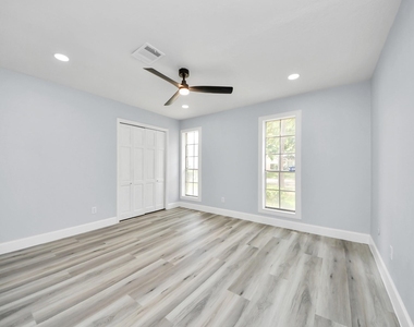 9406 Vickijohn Drive - Photo Thumbnail 22