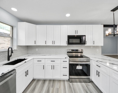 9406 Vickijohn Drive - Photo Thumbnail 31