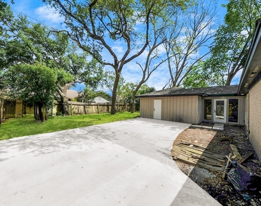 9406 Vickijohn Drive - Photo Thumbnail 10