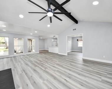 9406 Vickijohn Drive - Photo Thumbnail 16