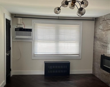 99 Hastings - Photo Thumbnail 2