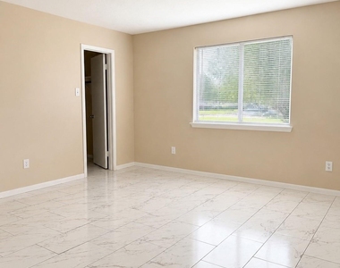 4863 Drew Forest Lane - Photo Thumbnail 5