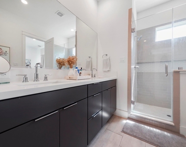 1218 W 24th Street - Photo Thumbnail 12