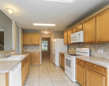 6619 Rockwall Trail Drive - Photo Thumbnail 4