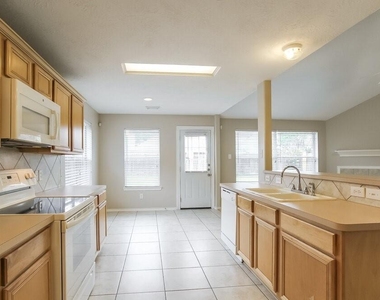 6619 Rockwall Trail Drive - Photo Thumbnail 5