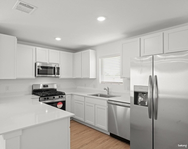 3167 Savannah Rose Drive - Photo Thumbnail 7