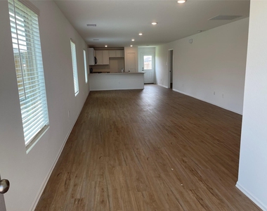 440 Jewett Meadow Drive - Photo Thumbnail 3