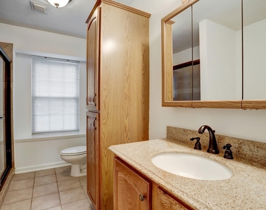 14735 Waynewood Drive - Photo Thumbnail 8