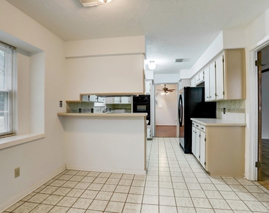 14735 Waynewood Drive - Photo Thumbnail 5