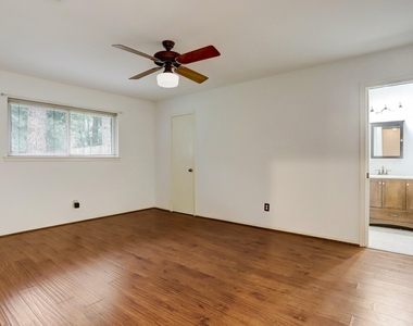 14735 Waynewood Drive - Photo Thumbnail 10