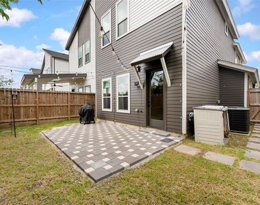 5828 Francis Oak Place - Photo Thumbnail 33