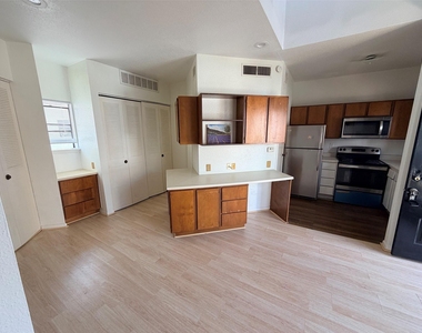 7901 Cambridge Street - Photo Thumbnail 3