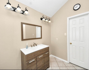 223 W New Meadows Drive - Photo Thumbnail 23