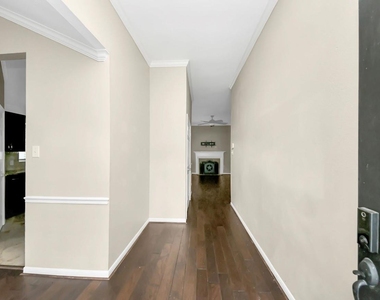 223 W New Meadows Drive - Photo Thumbnail 6