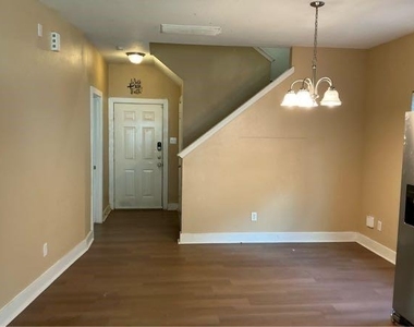 10750 Cobblecreek Way - Photo Thumbnail 2