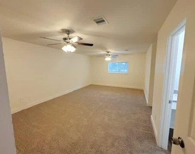10750 Cobblecreek Way - Photo Thumbnail 8