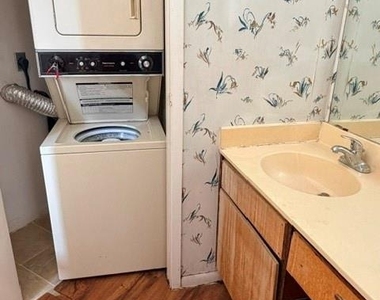 7901 Cambridge Street - Photo Thumbnail 4