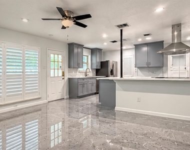 7903 Augustine Drive - Photo Thumbnail 5