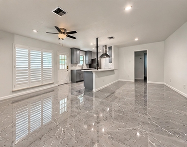 7903 Augustine Drive - Photo Thumbnail 3