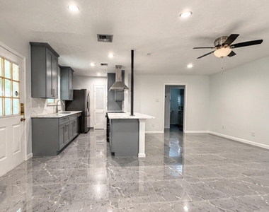 7903 Augustine Drive - Photo Thumbnail 6