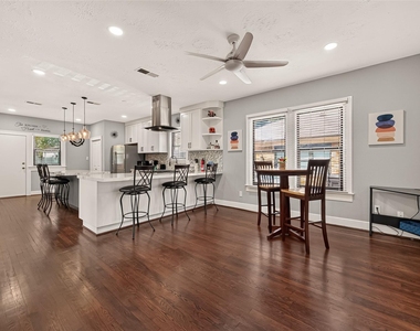 2418 Rosewood Street - Photo Thumbnail 3