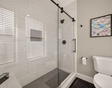 2418 Rosewood Street - Photo Thumbnail 11