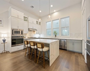 1211 Hickory Street - Photo Thumbnail 2